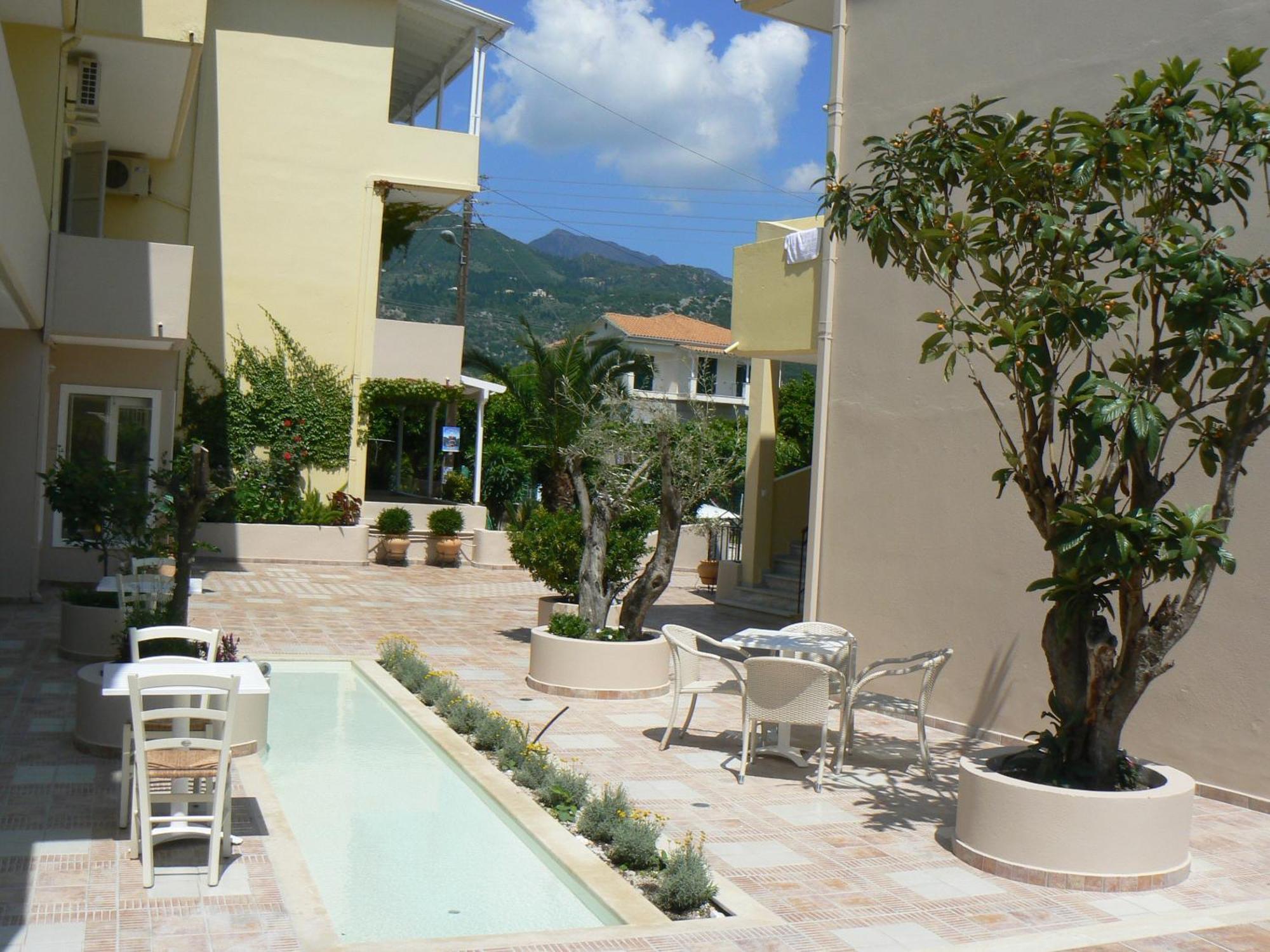 Happyland Hotel Apartments Nydri  Dış mekan fotoğraf