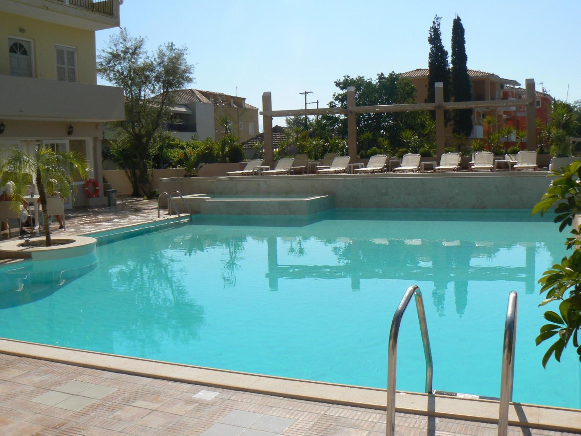 Happyland Hotel Apartments Nydri  Dış mekan fotoğraf